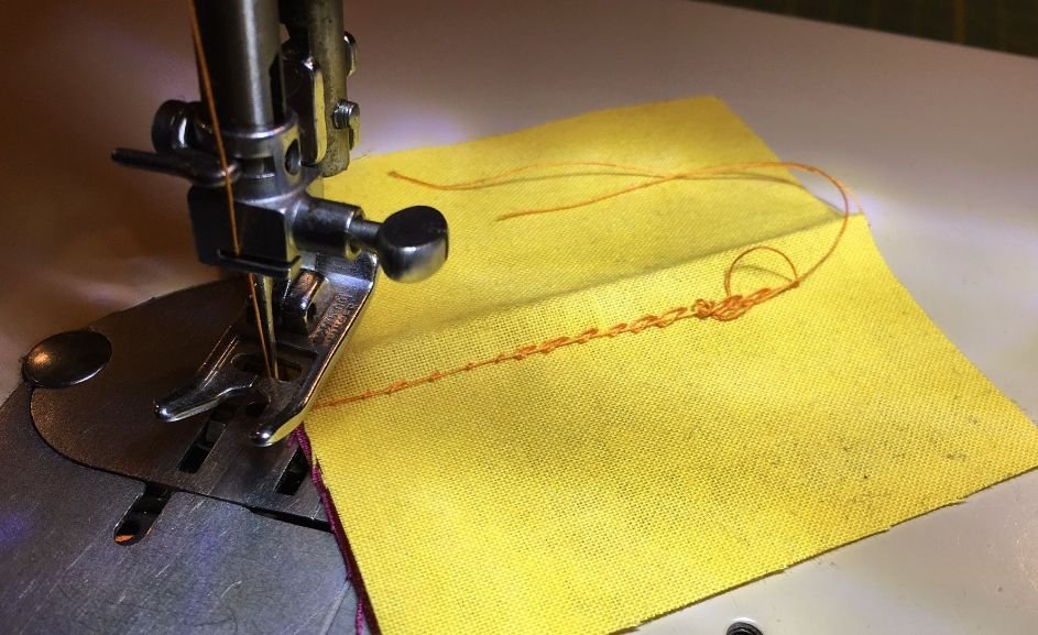 Bunching Bottom Thread Sewing Machine